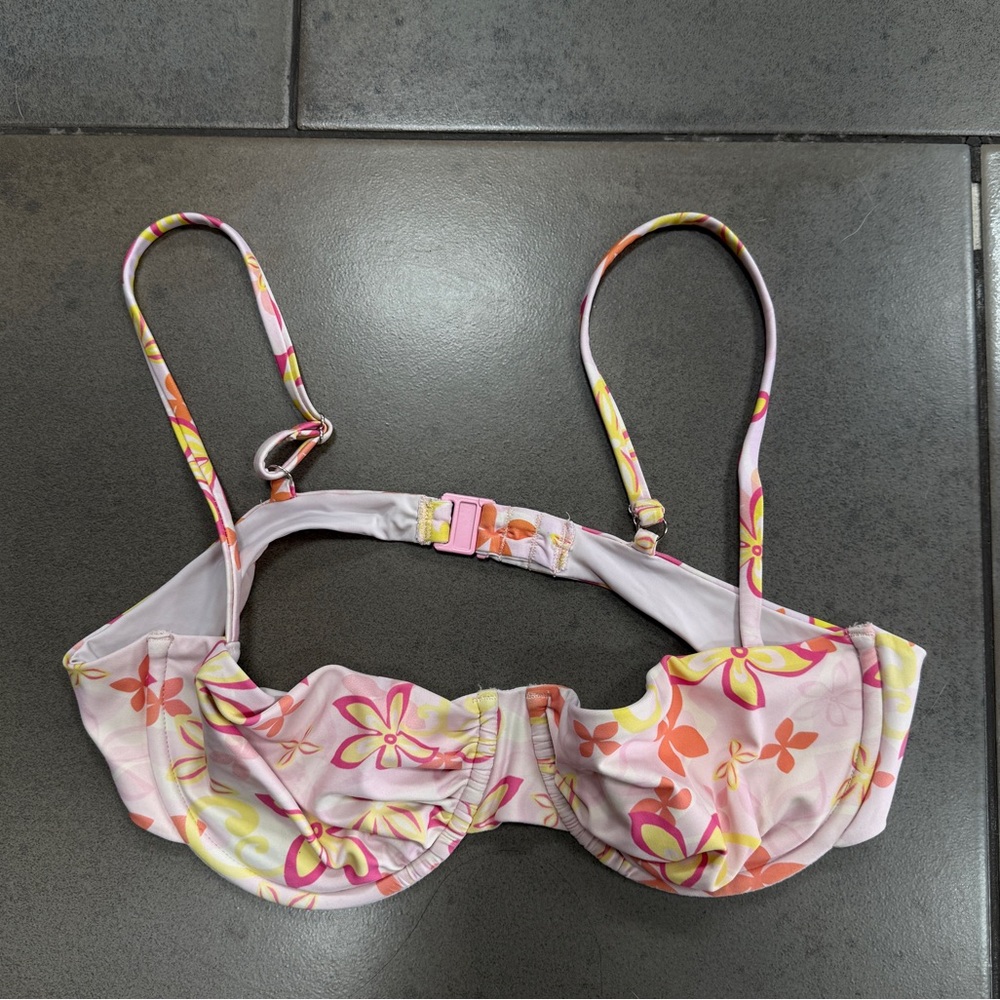 Blackbough Bikini top